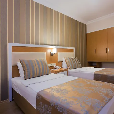 洛尼塞拉城市酒店 酒店 阿拉尼亚