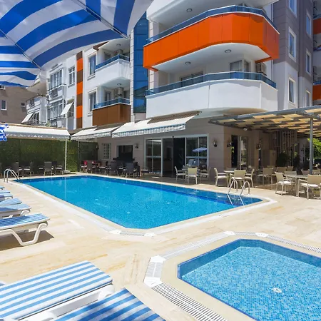 洛尼塞拉城市酒店 3*