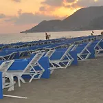 Отель Lonicera 3*